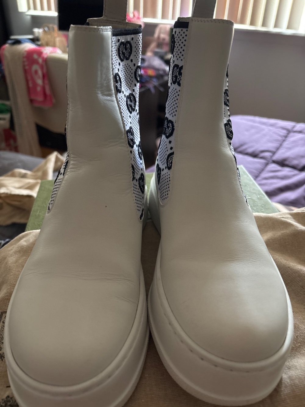 White Gucci boot - Picture 4 of 4